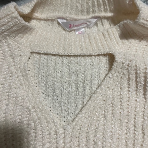 Sweater - Picture 2 of 3